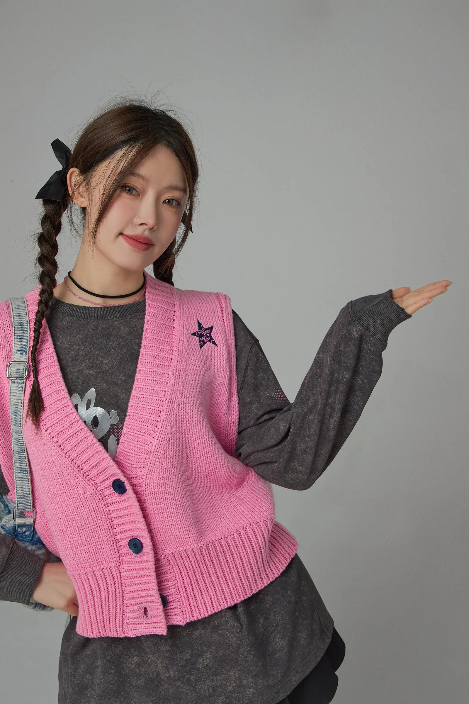 Revolves Around You Star Knit Vest